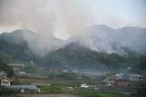 「福山で山林火災 消火のめど立たず　けが人や建物被害なし」の画像1