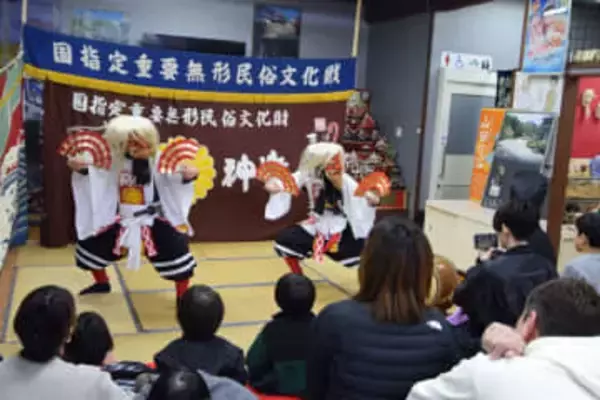 備中神楽の定期公演スタート　高梁市観光物産館、子ども団体 熱演