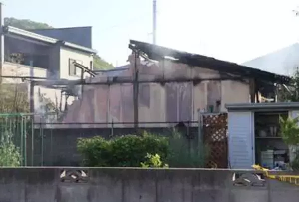 倉敷で民家全焼　