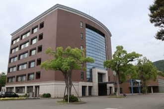 岡山大女性教員が非常勤講師にアカハラ 停職2カ月、深夜に及ぶ長時間電話など