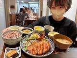 「人気洋食店のエビカツ〝復活〟　岡山高島屋のカフェに」の画像1
