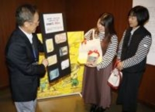 いわむらかずお特別展 来館者1万人突破　親子に記念品 笠岡・竹喬美術館