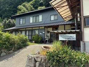 佐藤定さんの洋画で美術教育　岡山・建部で鑑賞会を計画