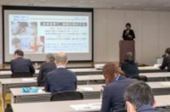 NIE報告研修会「地域の反響成長に」　実践指定4校が取り組み発表