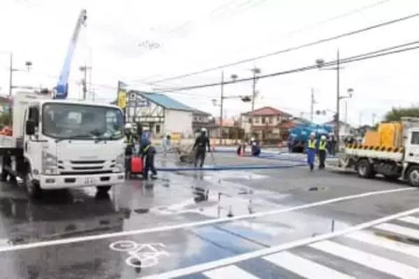 総社市中心部で道路陥没の恐れ　交通規制し復旧工事進める