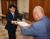 「地域活性化へ決意新た　早島町議 10人に当選証書」の画像1