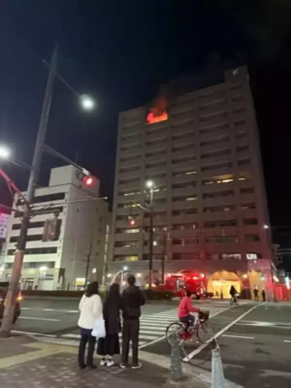 岡山市中心部でマンション火災　1人けがか　