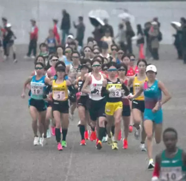 158人のランナー 雨の岡山路で熱戦 山陽女子ロードレース大会
