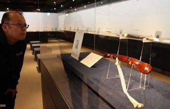 お守り刀の力作一堂に　瀬戸内の備前長船刀剣博物館で展覧会開幕　「見とれてしまう美しさ」