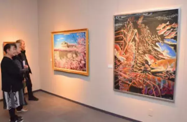 津山ゆかりの画家作品見て　アルネで市所蔵作品展開幕
