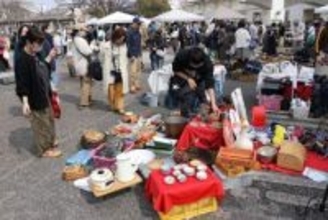 懐かしマーケット 100回目　倉敷 5月31日 古物の魅力伝える