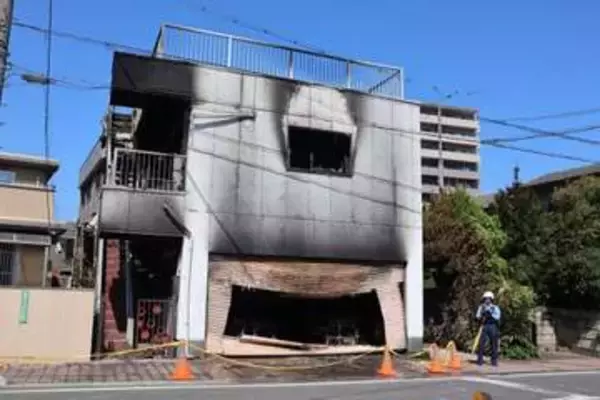 福山で民家全焼、1人死亡　
