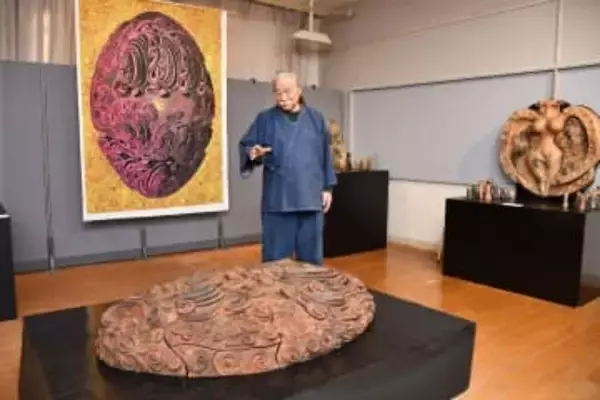 自然への祈り込めた造形　新見・猪風来美術館で新作展