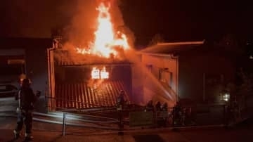 玉野市田井で民家火災　住民男性を病院搬送