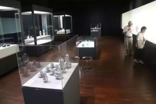 華やか、優美な近代西洋陶磁　備前市美術館の特別展会期中盤