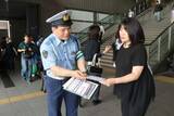「酒酔い運転絶対しないで 岡山駅前で啓発　道交法改正で岡山県警」の画像1