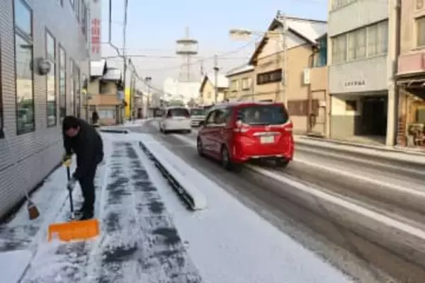 今朝も厳しい寒さに　岡山県内 北部では積雪