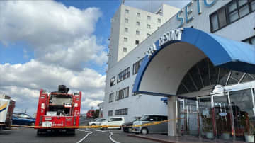 倉敷・児島のホテルで火災　客室の一部焼き、宿泊客の男性1人死亡