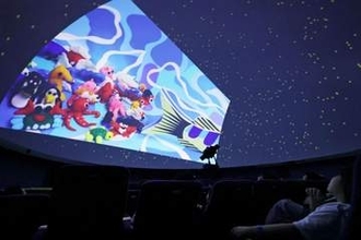 子どもが作った海の生き物がアニメに　山陽新聞連載「島を渡る」イベント　プラネタリウムで上映　