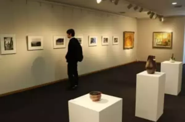 隔離政策下の暮らし 写真や絵画で表現　邑久光明園コレクション展 14日までさん太ギャラリー