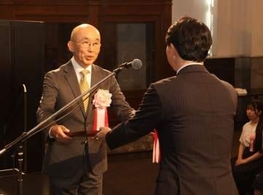 「人生懸け多大な功績」　県文化賞、岡山芸術文化賞表彰式