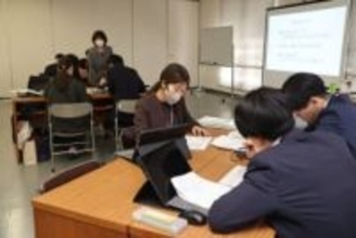 文章の書き方、若手行員学ぶ　倉敷の中銀備中地区本部で研修