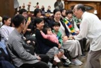 美作の博物館でおもちゃ企画展　相沢さんが作品で積み木ショーも