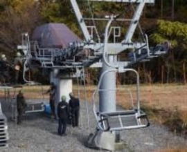 リフト座席取り付け　真庭ベアバレースキー場