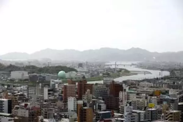 岡山県内で黄砂飛来予報 21、22日　交通障害や洗濯物への付着注意