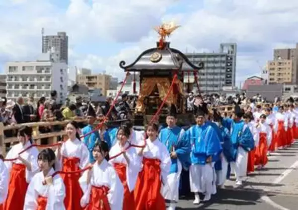 宗忠神社御神幸 平和願い350人練り歩く　140年の節目 一般参加者も行列に