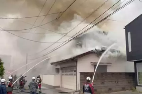 岡山で民家全焼　1人が遺体で発見