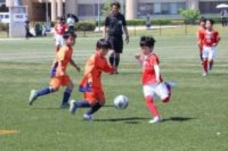 岡山市少年サッカーリーグ開幕　133チームが熱戦
