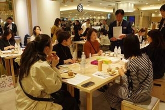 真庭ブランドのスイーツ開発　大阪で試食審査会