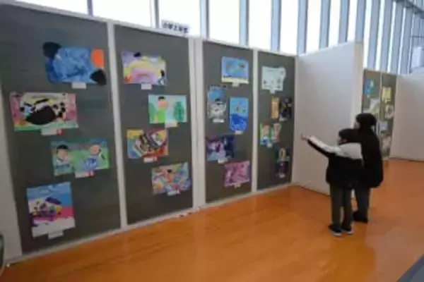 児島虎次郎を偲ぶ小中学生の絵画　高梁・成羽美術館で181点展示