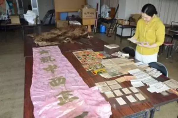 「中西家」の歴史に触れて　改修前に蔵の所蔵品展示へ