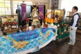 端午の節句ムード 一足早く演出　人形15点、総社・まちかど郷土館
