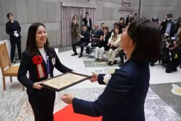 吉田選手に市民栄誉賞授与式　倉敷市 五輪フィギュア団体銀たたえる