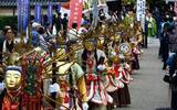 「荘厳 誕生寺で金色の菩薩行列　岡山・久米南 二十五菩薩練供養」の画像1