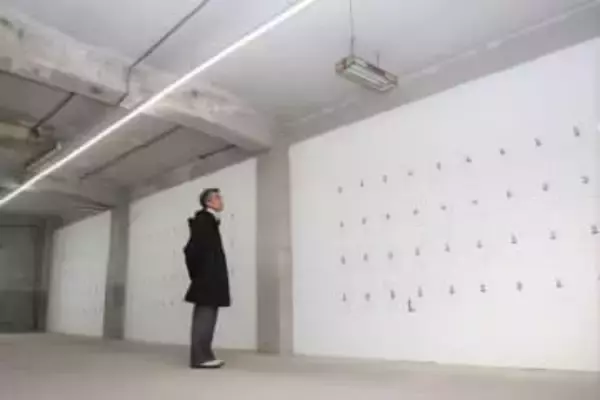 分かりにくく入りづらい？倉庫活用のギャラリー　岡山・カルチャーゾーンに開館