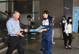 シーガルズ「ホーム開幕戦に来て」　24、25日赤磐で2連戦　選手ら岡山駅でPR