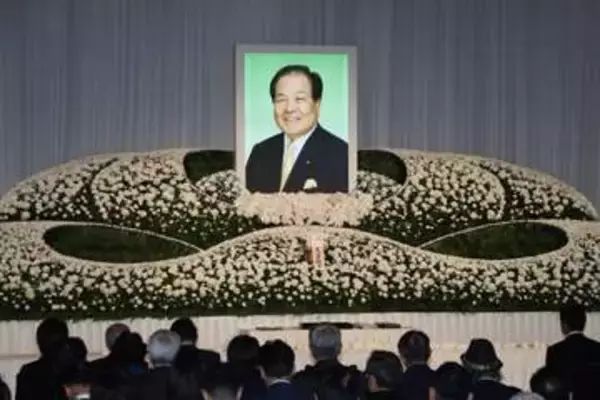 片山氏の人柄と功績しのぶ　東京でお別れの会