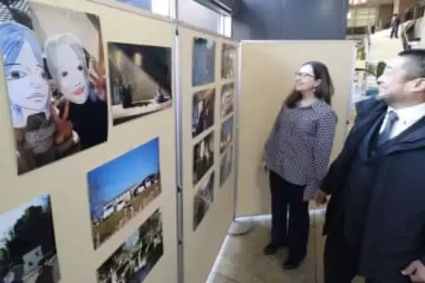 岡山で写真展 子どもが写した36枚　姉妹都市サンホセの写真家企画