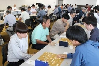 A級渡部さん（岡山）優勝　全日本アマ将棋名人戦備前地区大会