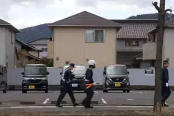 血を流し倒れた男性発見 福山の住宅で発砲音　近くに拳銃のようなもの