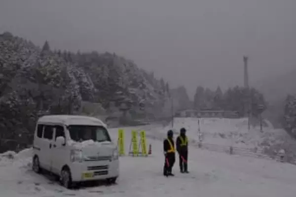 【交通情報】雪のため、鳥取、岡山県境で通行止め