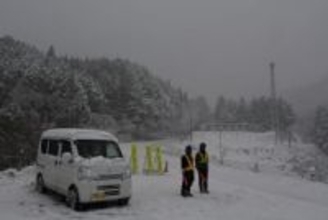 【交通情報】雪のため、鳥取、岡山県境で通行止め