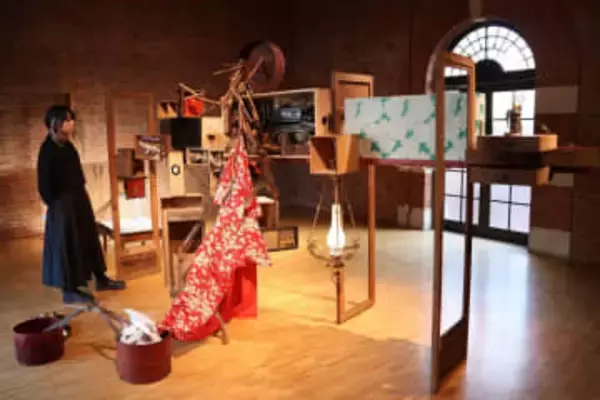 作州地域の古道具アート作品に　高山さん（東京）津山で個展