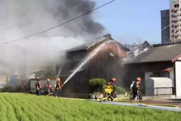 倉敷市老松町で民家全焼　