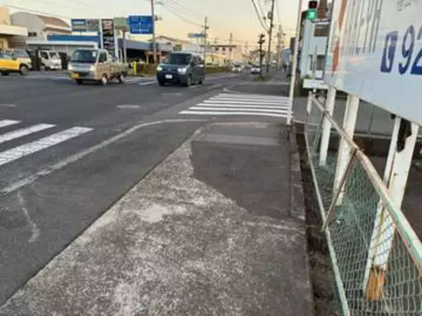 小学生4人事故巻き添え　福山の県道交差点、はねられ軽傷