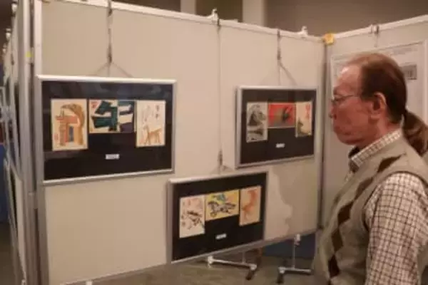 岡山・坂野記念館で午年の年賀状展　明治から平成の48点